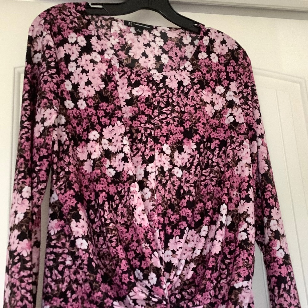 INC Size Large front gathered bottom blouse